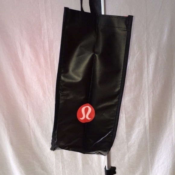 New Lululemon Tote Bag with Button Closure - Picture 6 of 12
